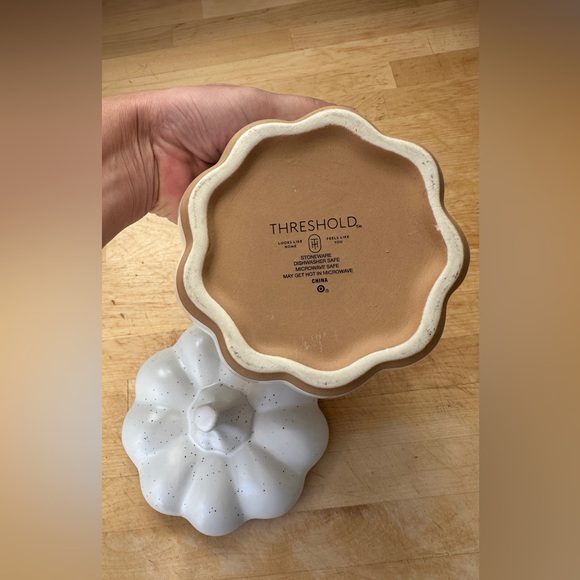 NWOT Cute Stoneware Pumpkin Crock! - Picture 6 of 9